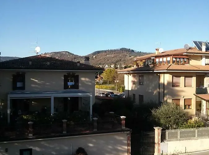 New Private Parking Apartament Bardolino